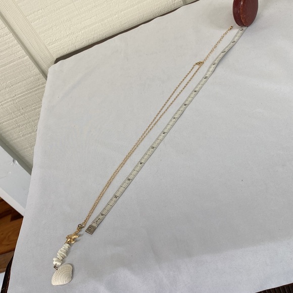 Long Goldtone starfish shell necklace 🦄 - Picture 3 of 5